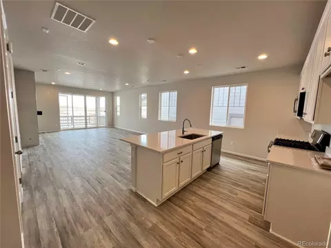 27656 E Byers Pl, Aurora, CO 80018 photo 4