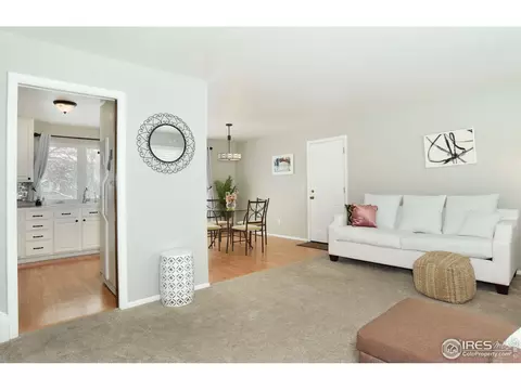 8708 Jay Ct, Arvada, CO 80003 photo 2