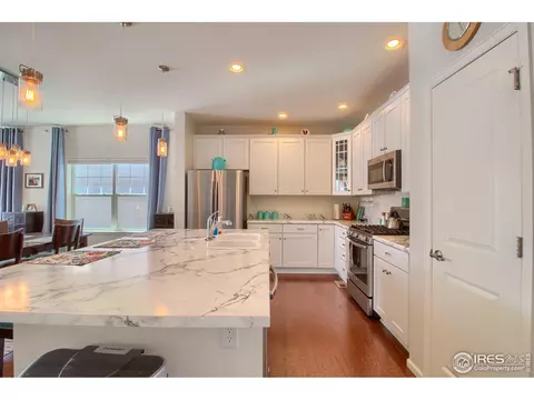 1425 Rustic Dr, Longmont, CO 80504 photo 4