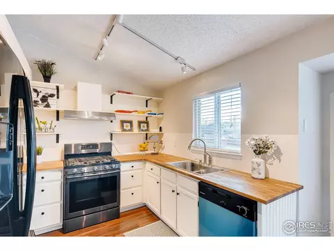 4891 S Dunkirk Way, Centennial, CO 80015 photo 10