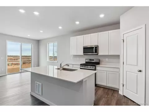 5909 Red Barn Ave, Longmont, CO 80504