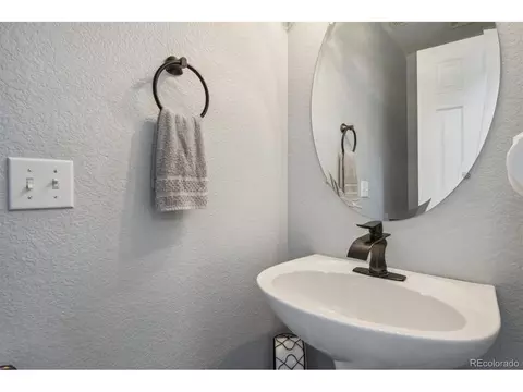 2052 E 98th Pl, Thornton, CO 80229 photo 10