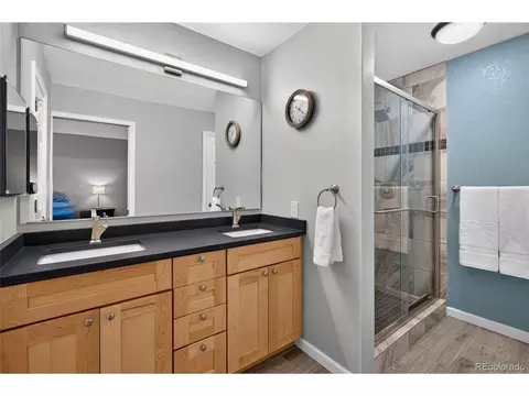 Bath - 5546 Lone Eagle Ct, Boulder, CO 80301 photo 4 of 5
