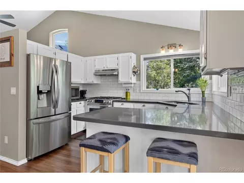 Kitchen - 5546 Lone Eagle Ct, Boulder, CO 80301 photo 2 of 3