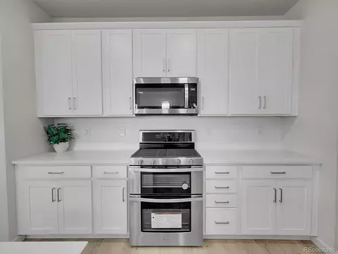Kitchen - 24831 E 33rd Dr, Aurora, CO 80019 photo 3 of 4