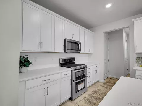 Kitchen - 24831 E 33rd Dr, Aurora, CO 80019 photo 2 of 4