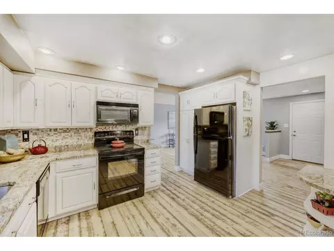 Kitchen - 6893 Gray Cir, Arvada, CO 80003 photo 3 of 4