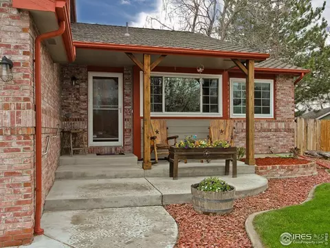 2433 Mapleton Cir, Longmont, CO 80503 photo 2
