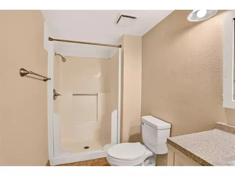 Bath - 14652 E 2nd Ave #D-103, Aurora, CO 80011 photo 1 of 3
