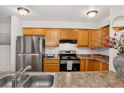 Kitchen - 14652 E 2nd Ave #D-103, Aurora, CO 80011 photo 2 of 4
