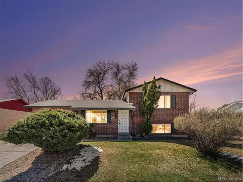 5545 Elkhart St, Denver, CO 80239