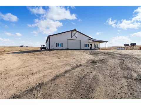 7453 S Oak Leaf St, Bennett, CO 80102 photo 2