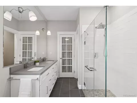 Bath - 7898 E 25th Ave, Denver, CO 80238 photo 3 of 5