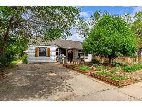 1341 Chester St, Aurora, CO 80010