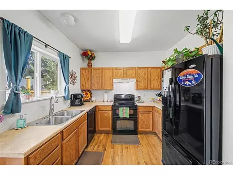 Kitchen - 409 Dee Rd, Johnstown, CO 80534 photo 2 of 4