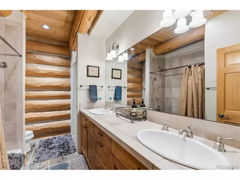 Bath - 124 Yarrow Ln, Dillon, CO 80435 photo 1 of 11