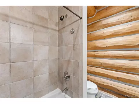 Bath - 124 Yarrow Ln, Dillon, CO 80435 photo 3 of 11