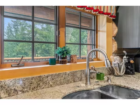 Kitchen - 124 Yarrow Ln, Dillon, CO 80435 photo 5 of 5