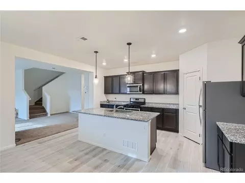 335 Maple St, Bennett, CO 80102 photo 11