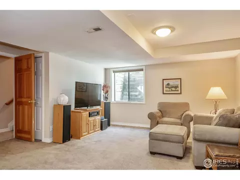 1421 Oakleaf Cir, Boulder, CO 80304 photo 17