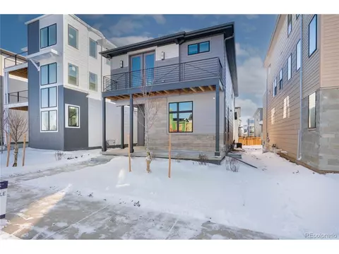 6064 N Perth St, Aurora, CO 80019 photo 2