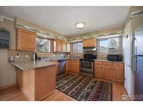 42 Ottawa Ct, Lyons, CO 80540 photo 4