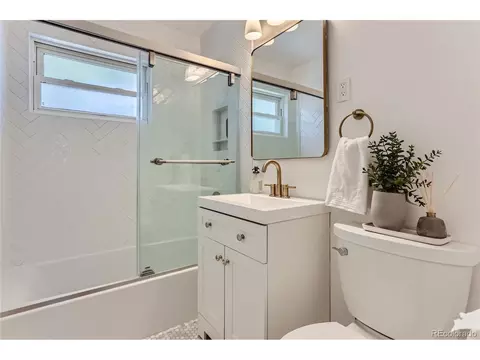4727 E Bails Pl, Denver, CO 80222 photo 4