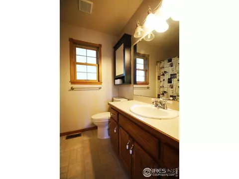 215 E Colorado Ave, Berthoud, CO 80513 photo 12