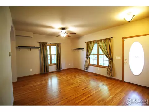 215 E Colorado Ave, Berthoud, CO 80513 photo 4