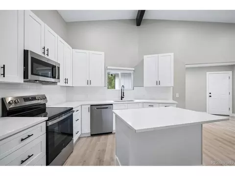 Kitchen - 10029 Fallen Rock Rd, Conifer, CO 80433 photo 3 of 4