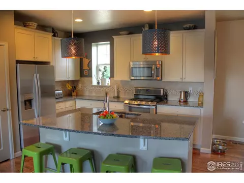 1407 Armstrong Dr, Longmont, CO 80504 photo 2