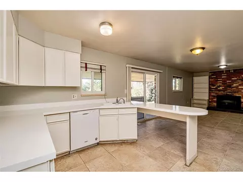 Kitchen - 13105 E 5th Ave, Aurora, CO 80011 photo 2 of 4