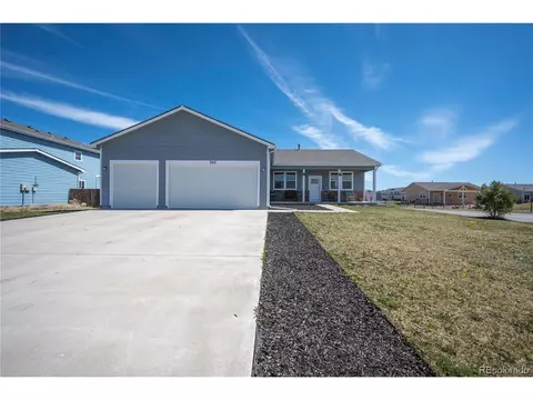 220 S 2nd Ave, Deer Trail, CO 80105