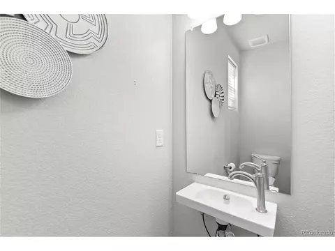 22022 E 38th Pl, Aurora, CO 80019 photo 23