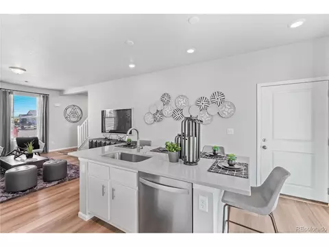 22022 E 38th Pl, Aurora, CO 80019 photo 6