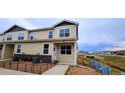 359 S 4th Ct, Deer Trail, CO 80105