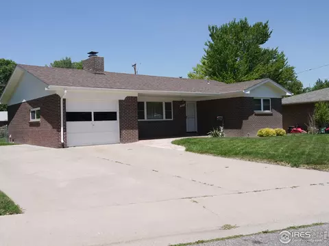 935 Franklin Ave, Berthoud, CO 80513 photo 2