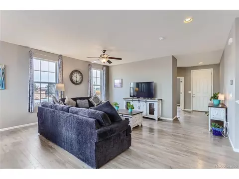 19125 E Adriatic Cir, Aurora, CO 80013 photo 6
