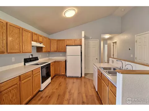 2512 Park View Dr, Evans, CO 80620 photo 9