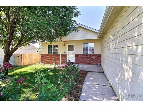 2512 Park View Dr, Evans, CO 80620 photo 2