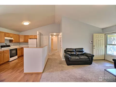 2512 Park View Dr, Evans, CO 80620 photo 5