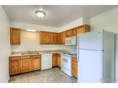 14361 Maxwell Pl, Denver, CO 80239 photo 6