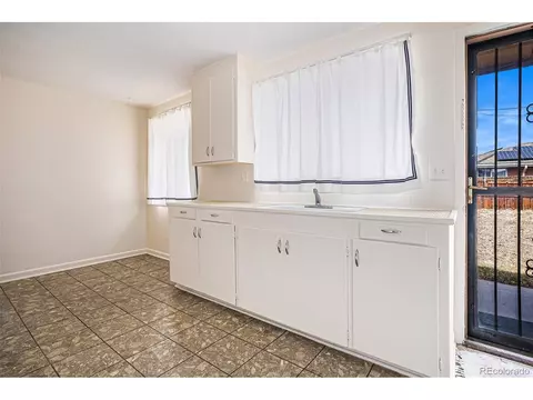6009 Ivanhoe St, Commerce City, CO 80022 photo 5