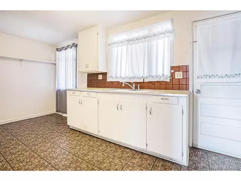 6009 Ivanhoe St, Commerce City, CO 80022 photo 10