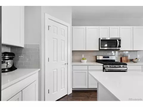 16027 E Warner Dr, Denver, CO 80239 photo 10