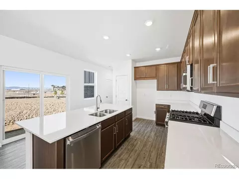 23742 E 33rd Pl, Aurora, CO 80019 photo 3