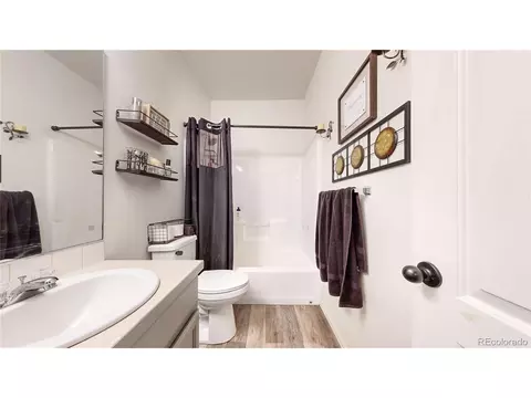 Bath - 517 Dee Rd, Johnstown, CO 80534 photo 1 of 2