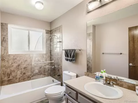 4945 S Eagle Cir, Aurora, CO 80015 photo 11