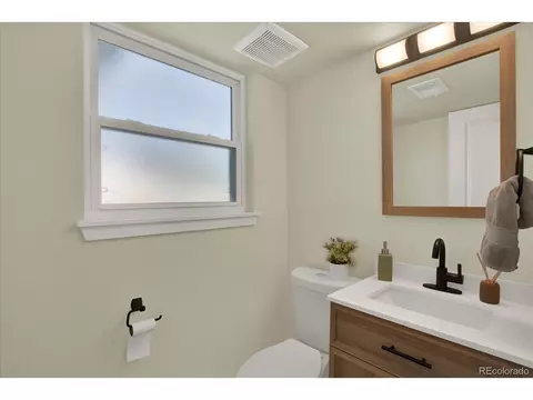 Bath - 4074 S Willow Way, Denver, CO 80237 photo 3 of 4