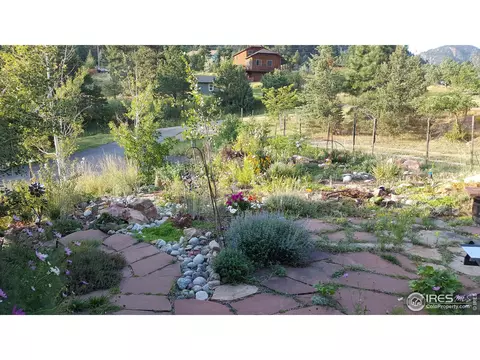 237 Arapahoe Ct, Lyons, CO 80540 photo 3